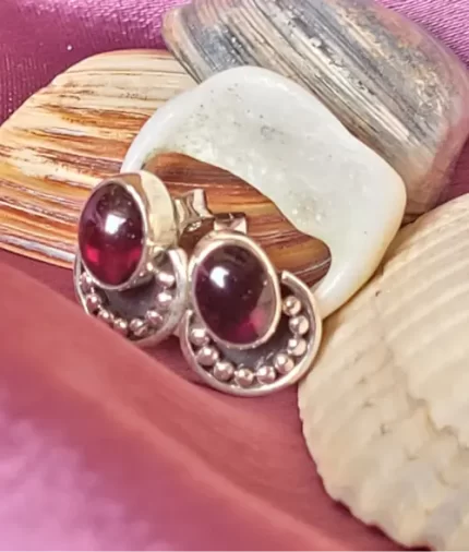 garnet oval stud earrings in 925 sterling silver with oxidized vintage design
