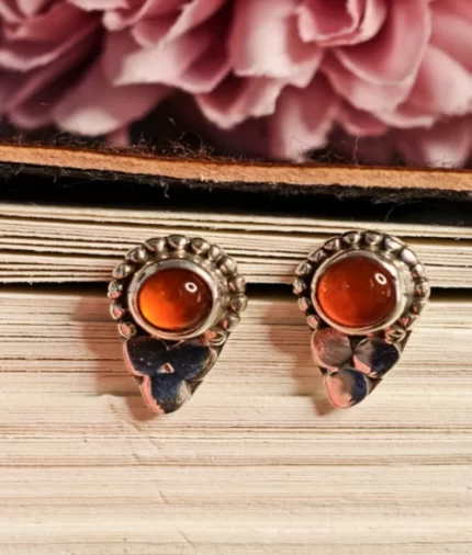 carnelian silver stud earrings in 925 sterling silver with round gemstone and beaded frame