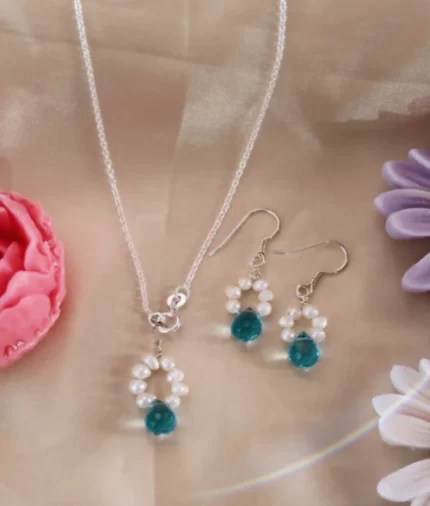 925 silver Pearl gemstone pendant set