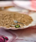 925 silver adjustable ring in peridot gemstone