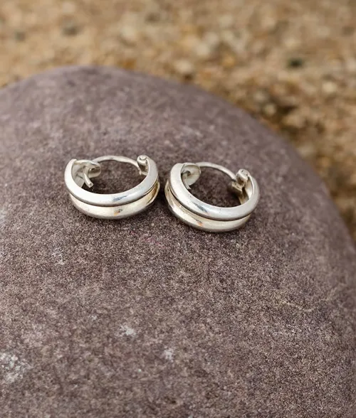 925 silver hoop huggies 925 silver hoop huggies