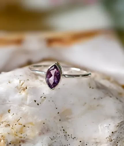 92.5 sterling silver ring with amethyst